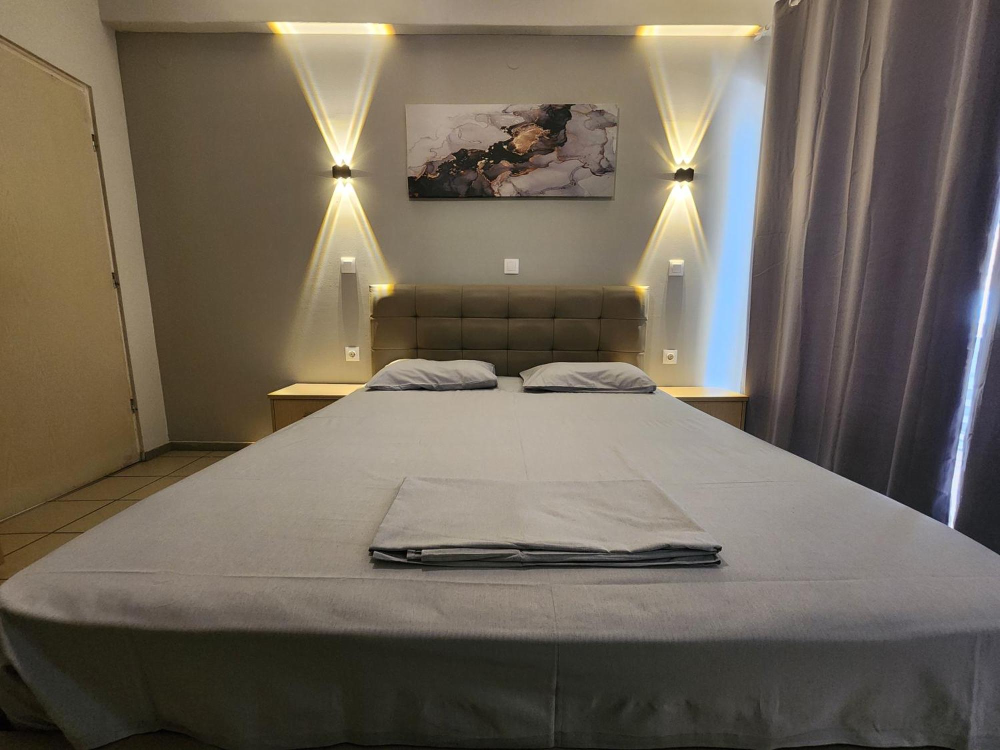 העיירה רתימנו Central Luxury Apartment מראה חיצוני תמונה
